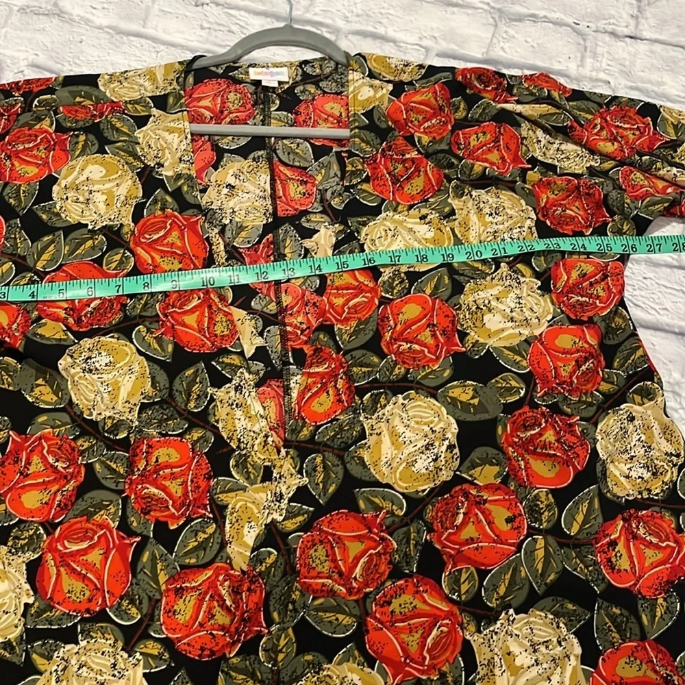 Lularoe feminine floral boho open kimono size S